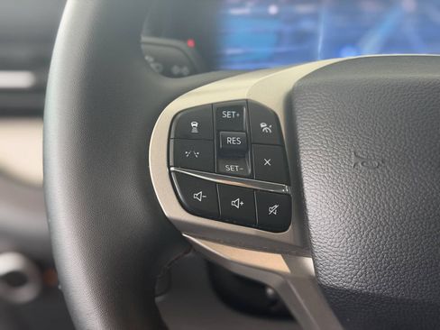 Used 2026 Ford Explorer Active AWD/4WD image 45