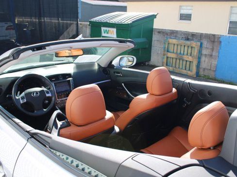 Used 2011 Lexus IS 350C w/ Luxury Pkg image 42