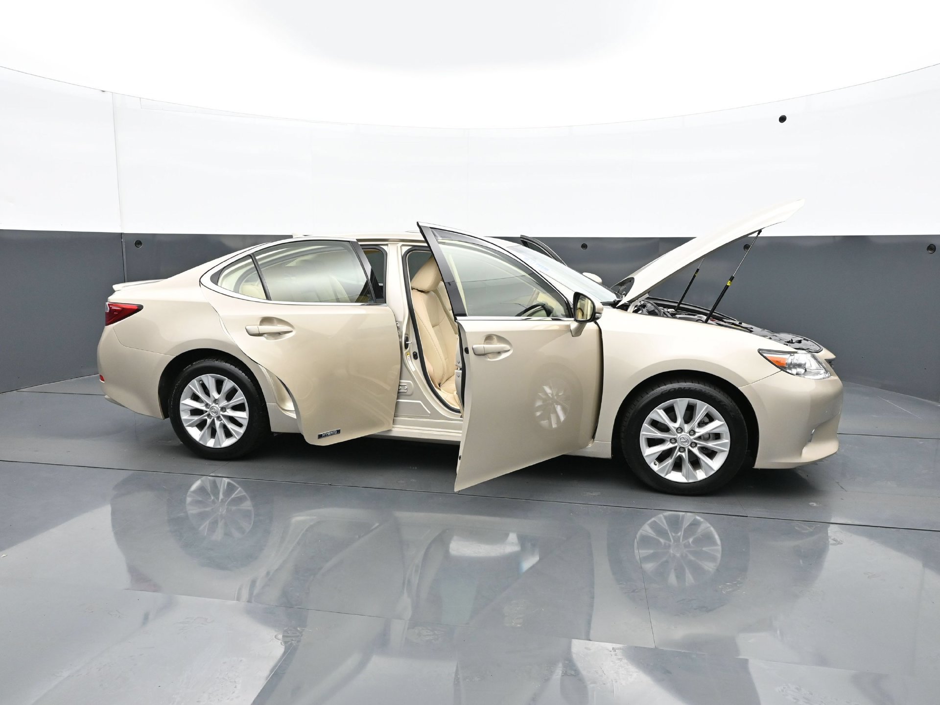 Used 2013 Lexus ES 300h w/ Luxury Pkg FWD image 40