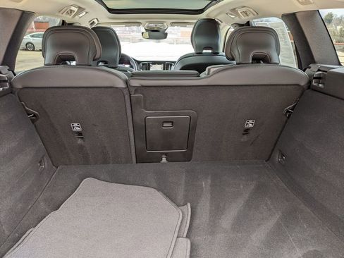 Certified 2025 Volvo V60 B5 Cross Country Plus image 27