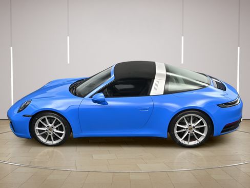 Certified 2022 Porsche 911 Targa 4S AWD/4WD image 37