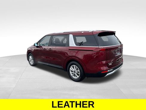 Used 2024 Kia Carnival LX image 4