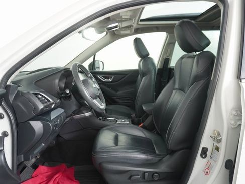Used 2020 Subaru Forester Limited image 19