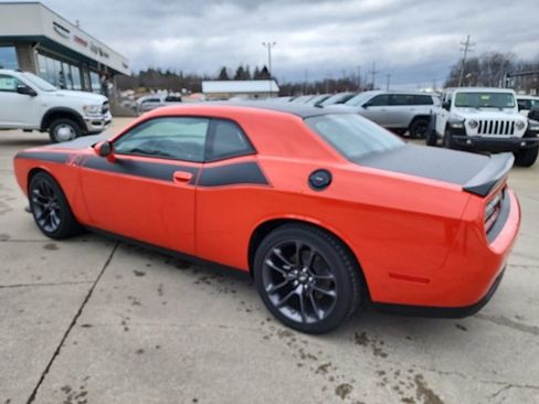 Used 2023 Dodge Challenger R/T w/ T/A Package image 5