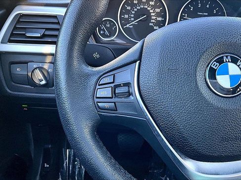 Used 2018 BMW 320i xDrive Sedan image 20
