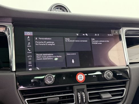 Certified 2026 Porsche Macan AWD/4WD image 37