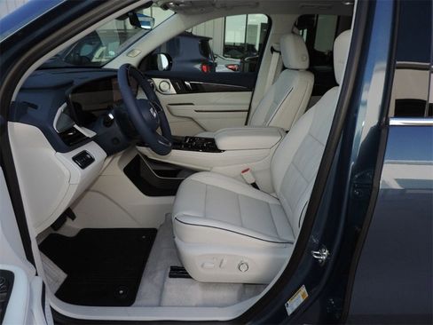 New 2026 Buick Enclave Avenir image 17