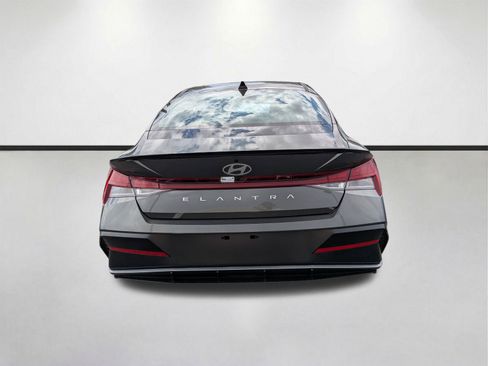 New 2026 Hyundai Elantra SE FWD image 5