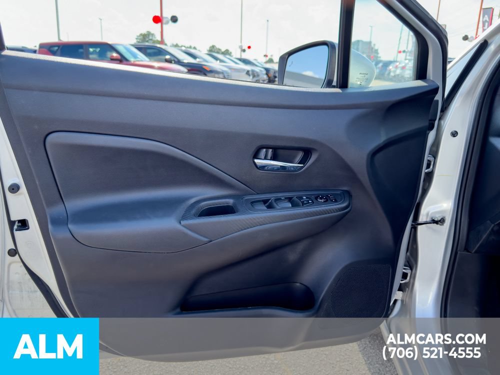 Used 2025 Nissan Versa SV FWD image 8