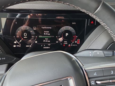 Used 2025 GMC Yukon Denali AWD/4WD image 13