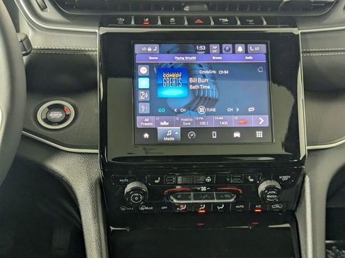 New 2025 Jeep Grand Cherokee Altitude image 22