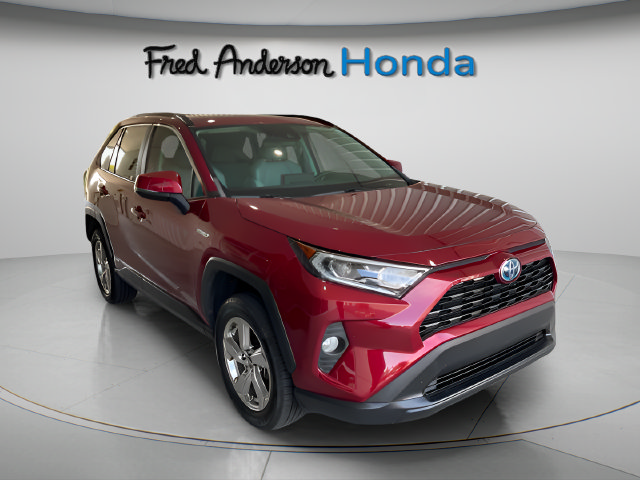 Used 2021 Toyota RAV4 XLE Premium AWD/4WD image 4