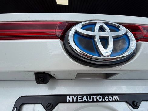 Used 2021 Toyota Venza LE w/ Carpet Mat Package (TMS) AWD/4WD image 48