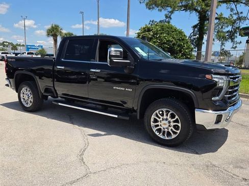 Used 2025 Chevrolet Silverado 2500 LTZ AWD/4WD image 7