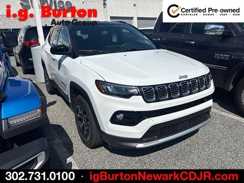 Used 2025 Jeep Compass Limited AWD/4WD image 4