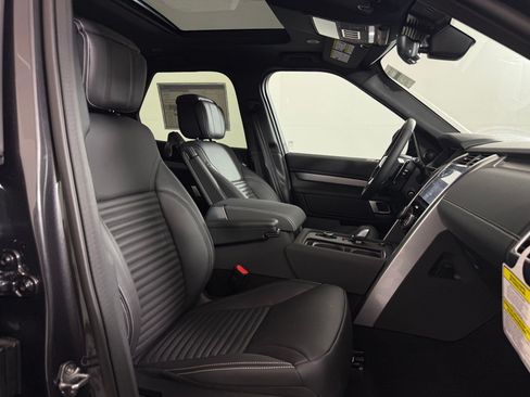 New 2026 Land Rover Discovery Limited Edition AWD/4WD image 23