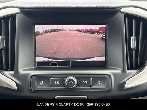 Used 2024 GMC Terrain SLE FWD image 24