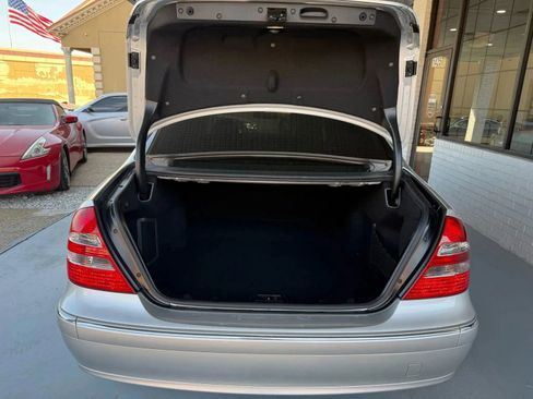 Used 2005 Mercedes-Benz E 320 Sedan image 15