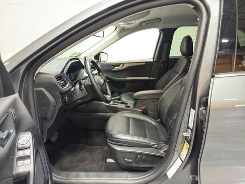 Used 2025 Ford Escape Platinum image 13