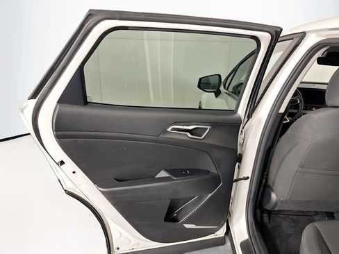 Used 2024 Kia Sportage LX image 24