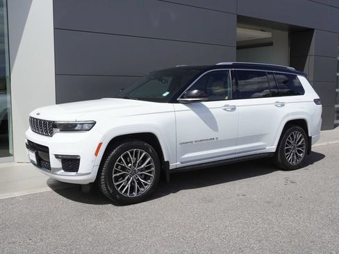 Used 2021 Jeep Grand Cherokee L Summit AWD/4WD image 3