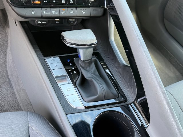 Used 2023 Hyundai Elantra Blue FWD image 19