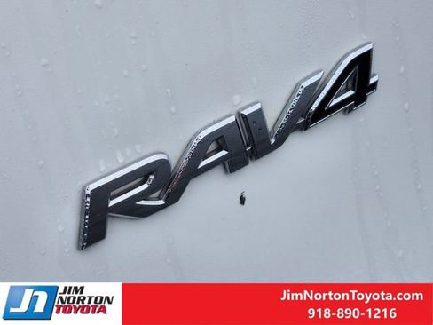 Used 2017 Toyota RAV4 XLE image 13