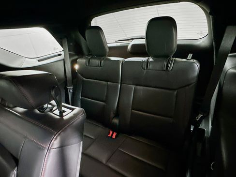 Used 2025 Ford Explorer ST-Line w/ ST-Line Street Pack image 29