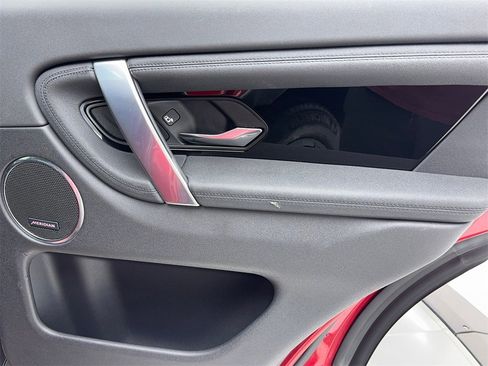 Used 2022 Land Rover Discovery Sport SE image 54