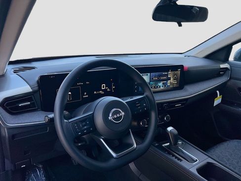 New 2025 Nissan Kicks SV image 9