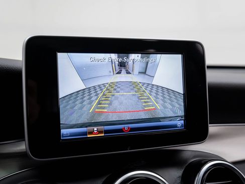 Used 2019 Mercedes-Benz GLC 300 4MATIC image 24