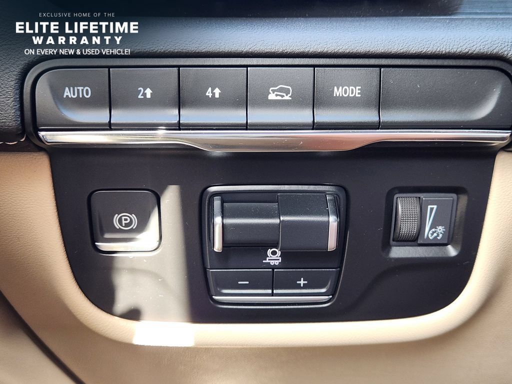 Used 2023 Cadillac Escalade Premium Luxury w/ Performance Package AWD/4WD image 23