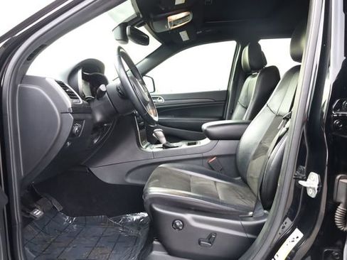 Used 2020 Jeep Grand Cherokee Altitude image 11