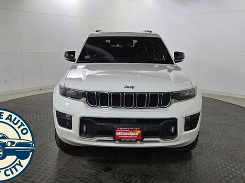 Used 2021 Jeep Grand Cherokee L Overland w/ Luxury Tech Group IV AWD/4WD image 2