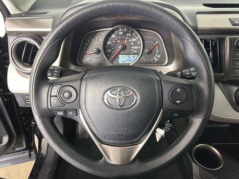Used 2013 Toyota RAV4 LE AWD/4WD image 28