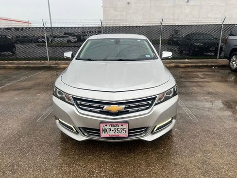 Used 2019 Chevrolet Impala Premier FWD image 2