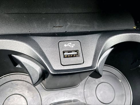 Used 2025 BMW 330i Sedan w/ Premium Package image 34