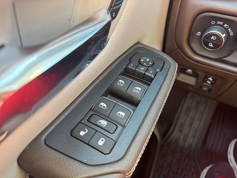 New 2026 RAM 1500 Laramie AWD/4WD image 10