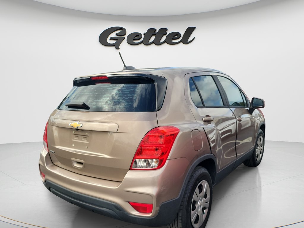 Used 2018 Chevrolet Trax LS FWD image 3