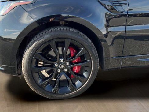 Used 2022 Land Rover Range Rover Sport HST image 18
