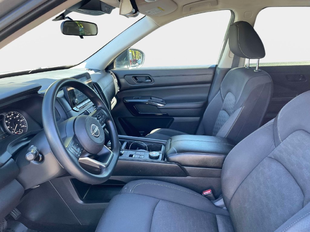 Used 2024 Nissan Pathfinder S AWD/4WD image 22