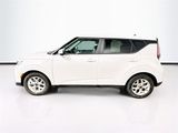 Used 2023 Kia Soul LX w/ LX Technology Package image 4