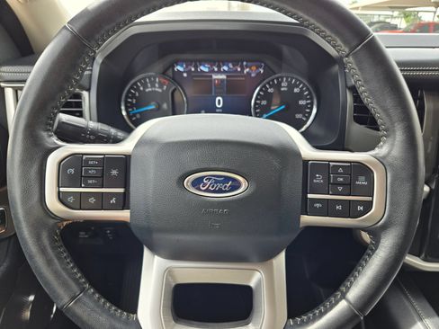 Used 2024 Ford Expedition XLT AWD/4WD image 11
