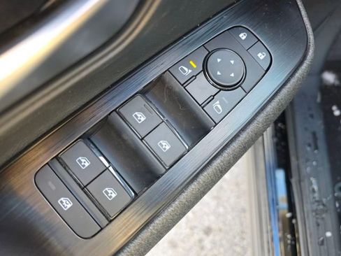 New 2026 Nissan Kicks SV w/ SV Premium Package image 18