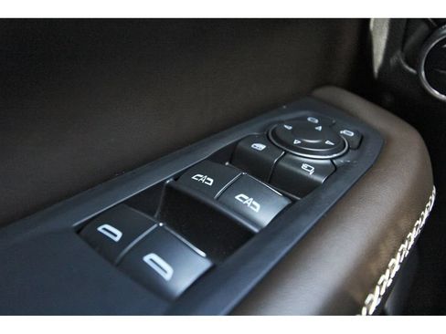 Used 2025 GMC Yukon Denali Ultimate AWD/4WD image 21