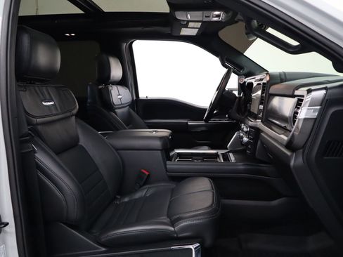 Used 2025 Ford F450 Platinum image 35