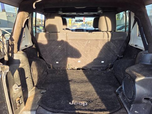 Used 2012 Jeep Wrangler Unlimited Sport image 11