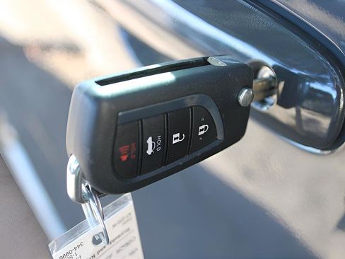 Used 2025 Toyota Corolla LE image 15