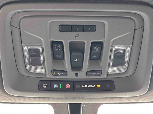 Used 2022 Chevrolet Silverado 2500 LTZ w/ LTZ Plus Package AWD/4WD image 38