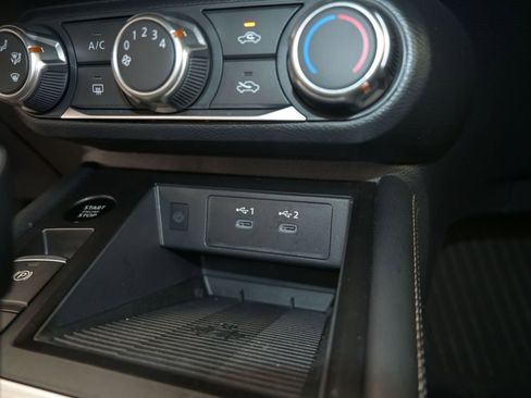 Certified 2025 Nissan Kicks SV image 21